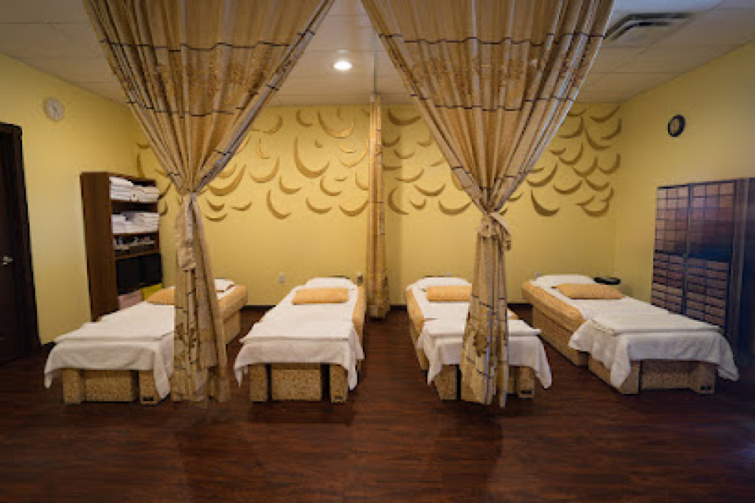 Elegant Massage photo 1