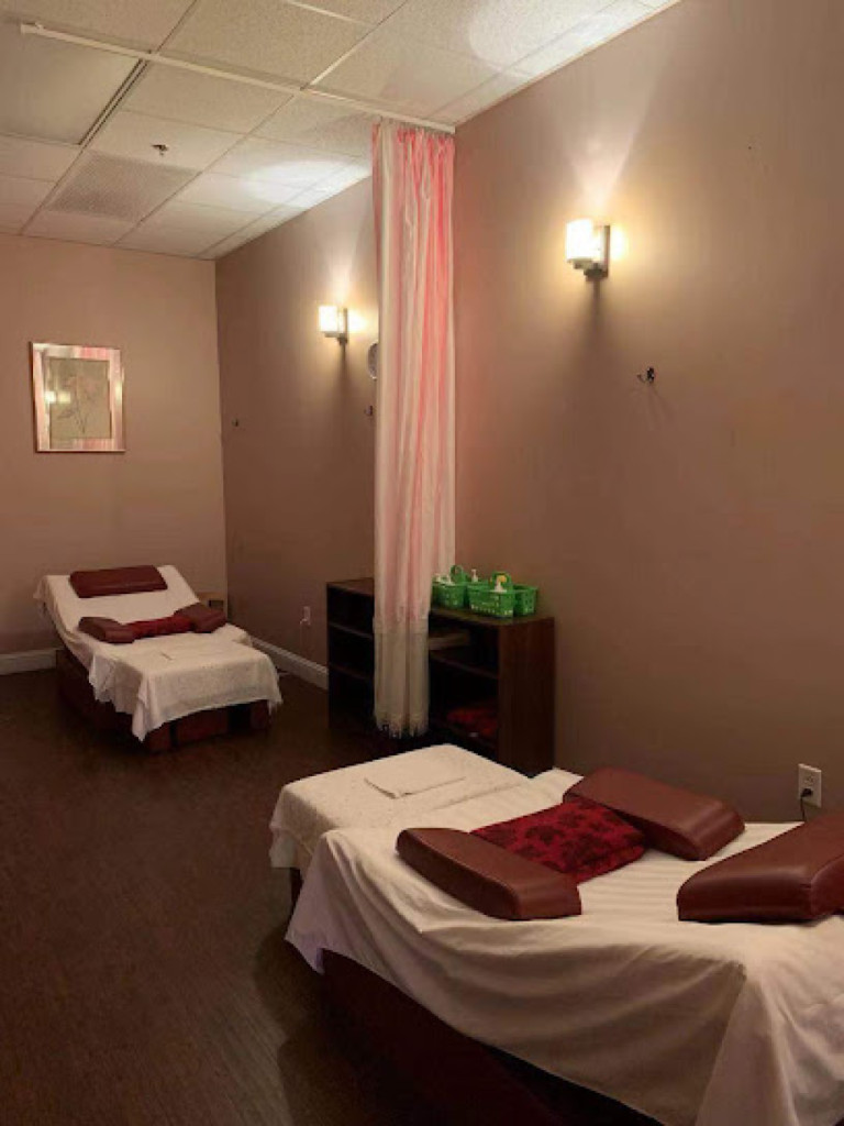 Golden Massage photo 1
