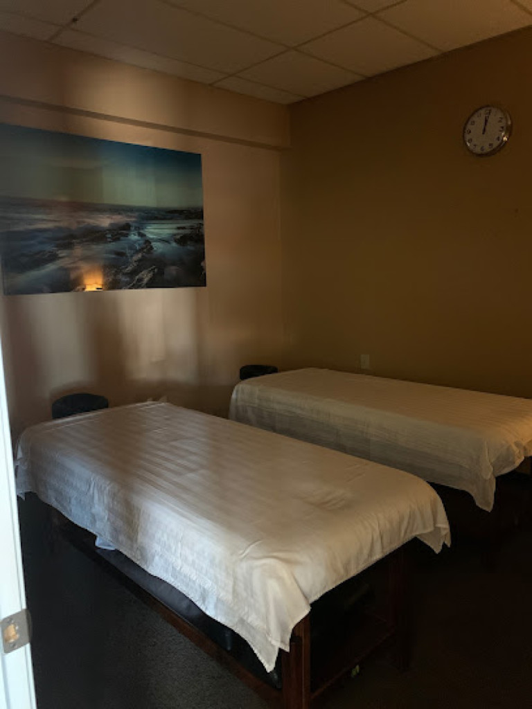 Indulge Massage photo 1