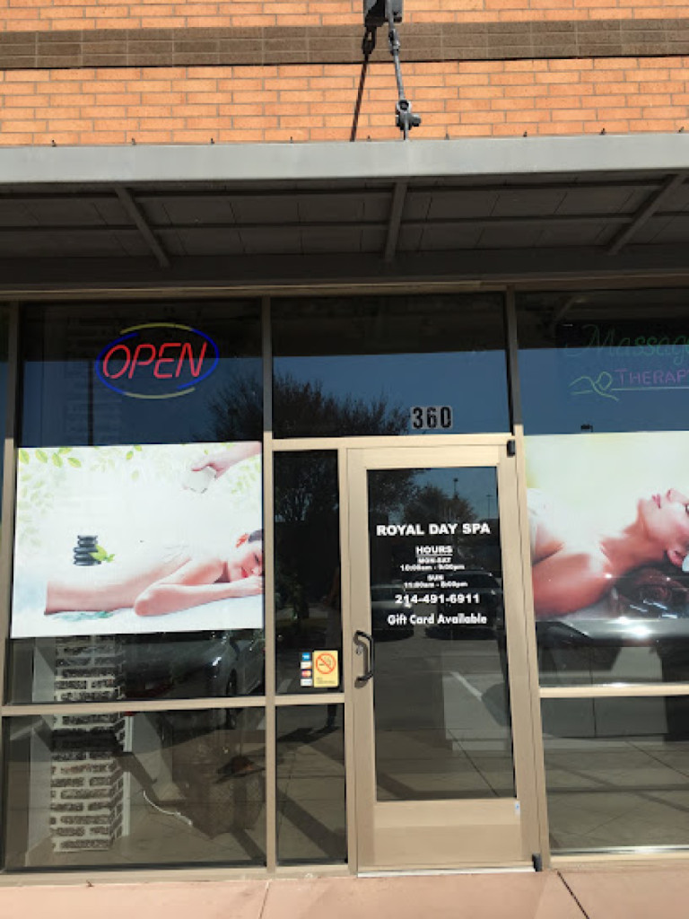 Clover Massage photo 1
