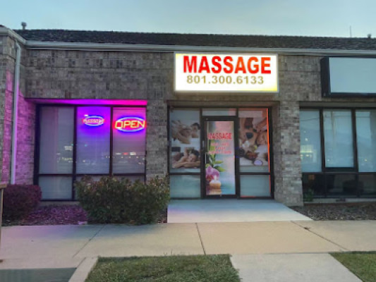 Moon Bay Massage listing photo