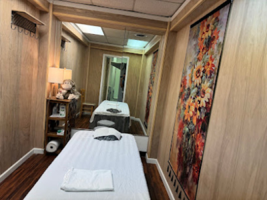 New Comfy Zone Massage listing photo