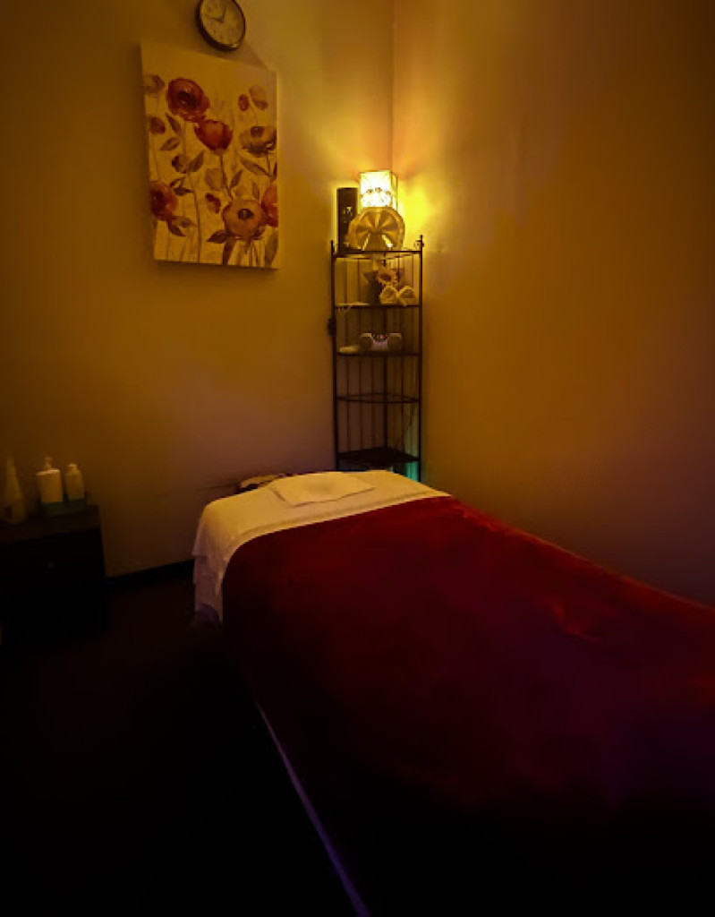 Heaven and Earth Reflexology and Massage photo 1
