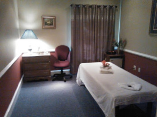 Blue Tropics Spa listing photo