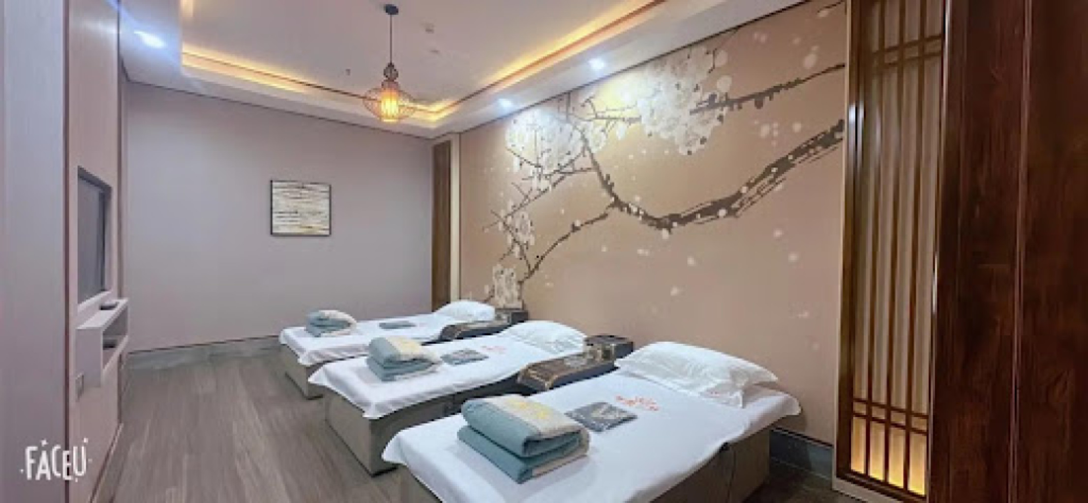 Li Ya massage photo 1