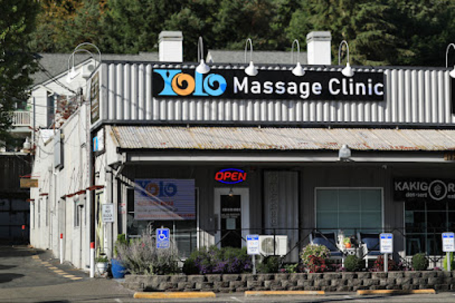 Yolo Massage photo 1