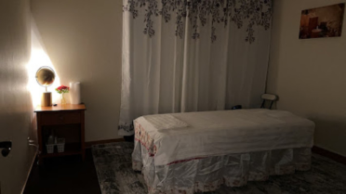 Green leaf massage listing photo
