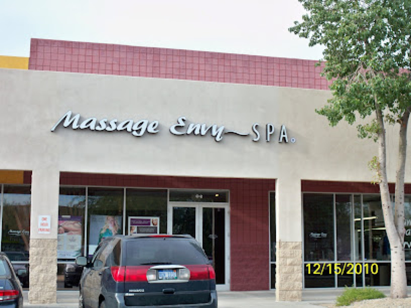Knead Me Massage photo 1