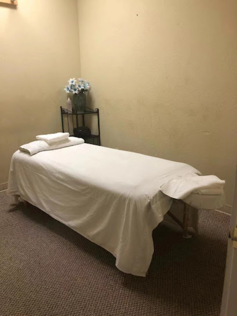 Q Massage photo 1