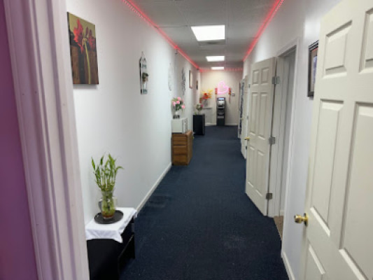 Sunny massage spa listing photo