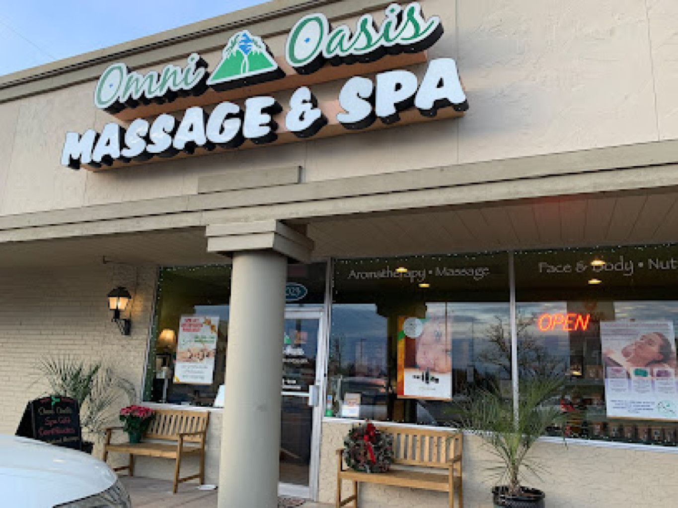 Omni Oasis Spa & Massage photo 1