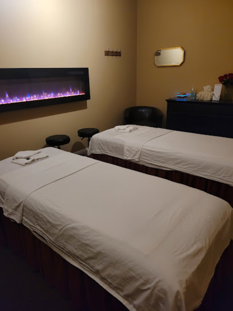 Loma Massage photo 1