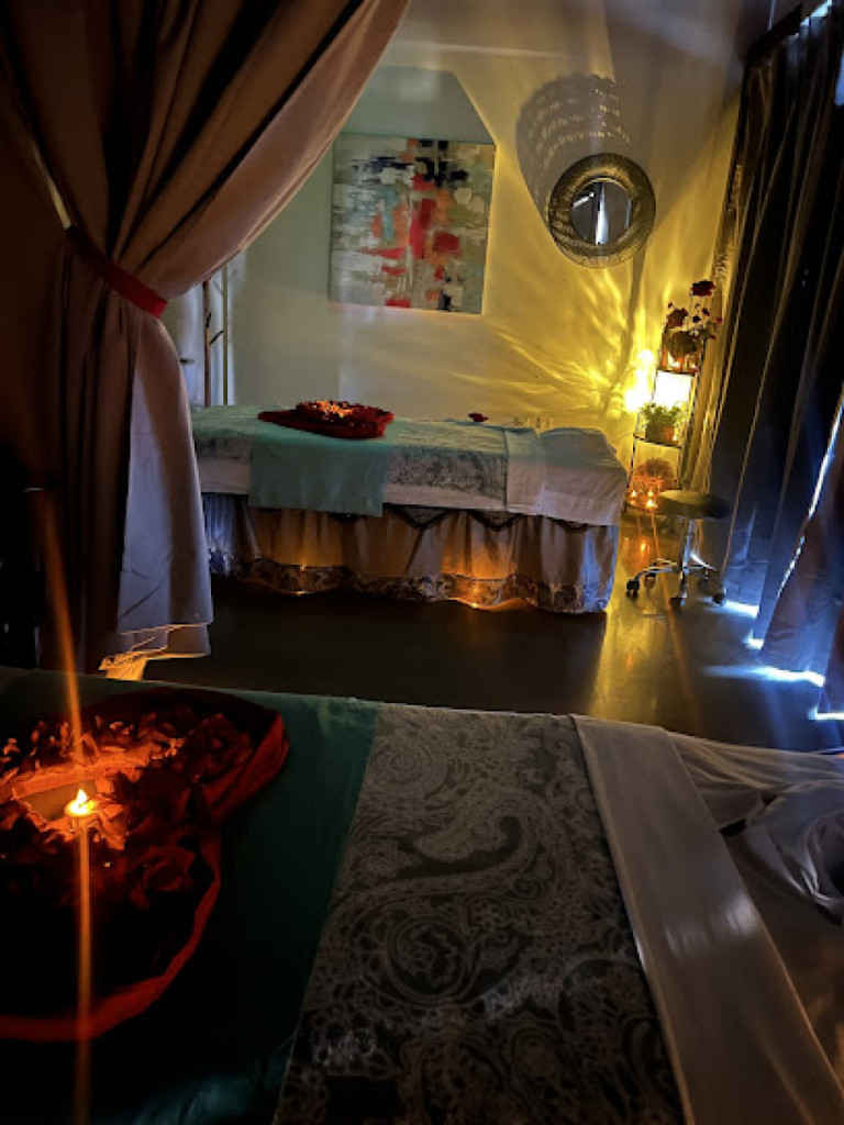 Jasmine massage photo 1