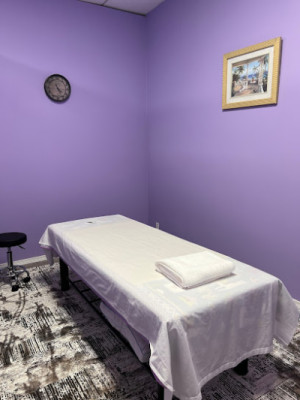 Moon Massage listing photo