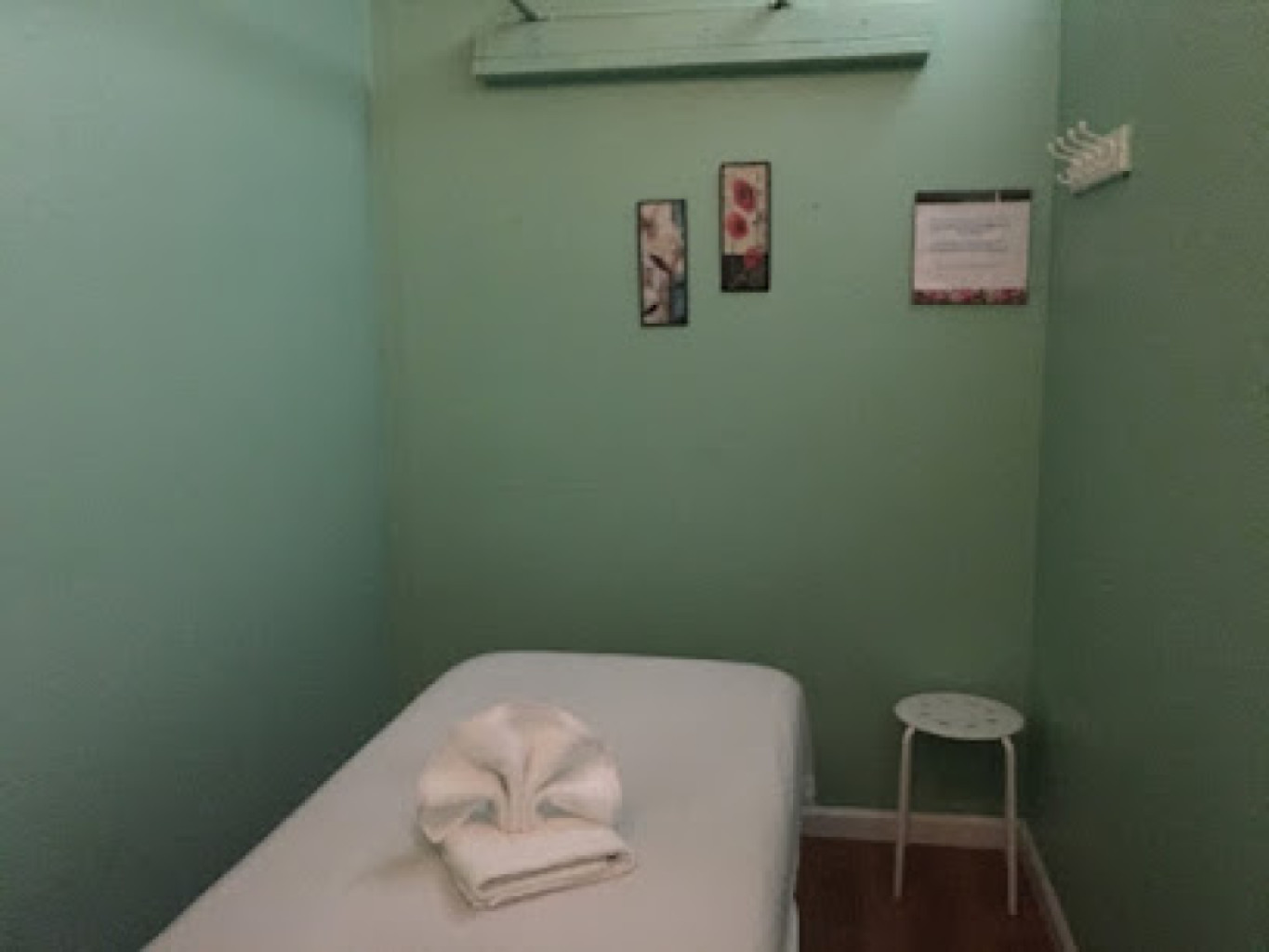 Rose Island Spa photo 1