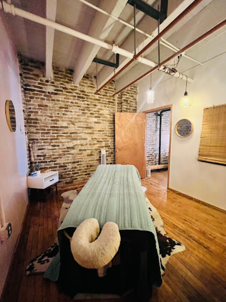 Utopia Massage Gallery photo 1