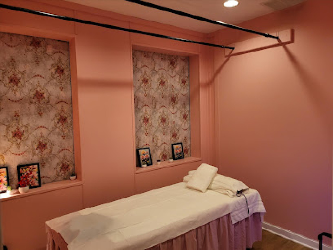 Live Well Massage & Spa photo 1