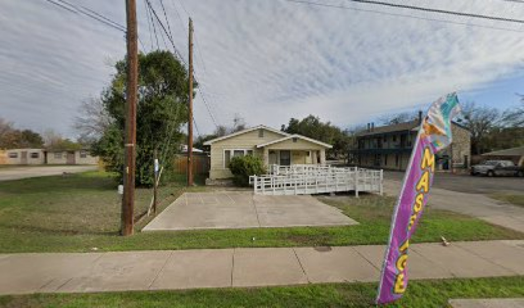 Yellow House photo 1