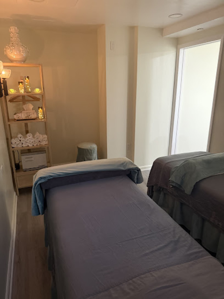 Royalty Spa photo 1
