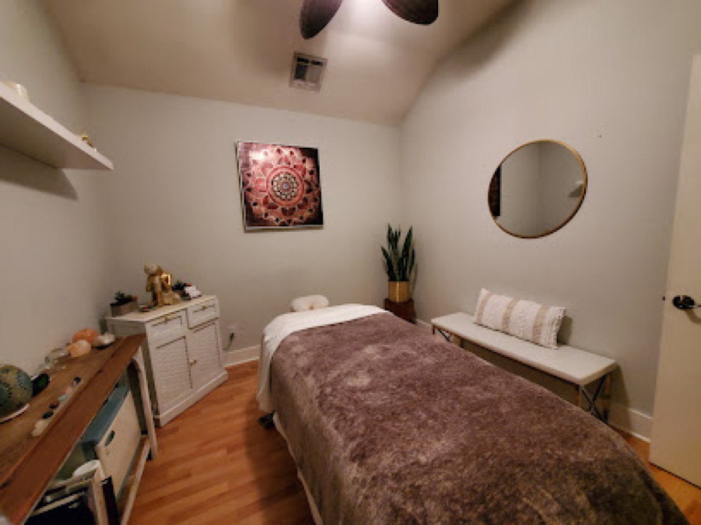 Healing Hearts Massage and Wellness photo 1