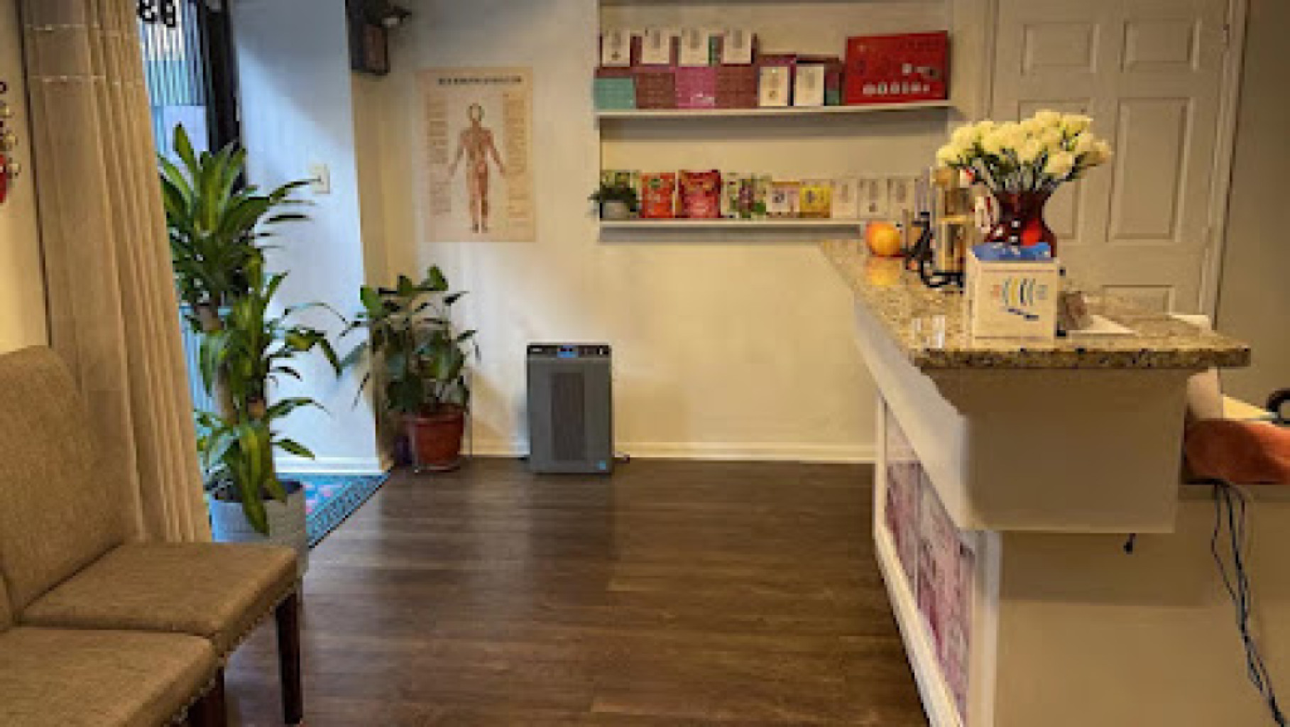 Healing hands wellness center photo 1