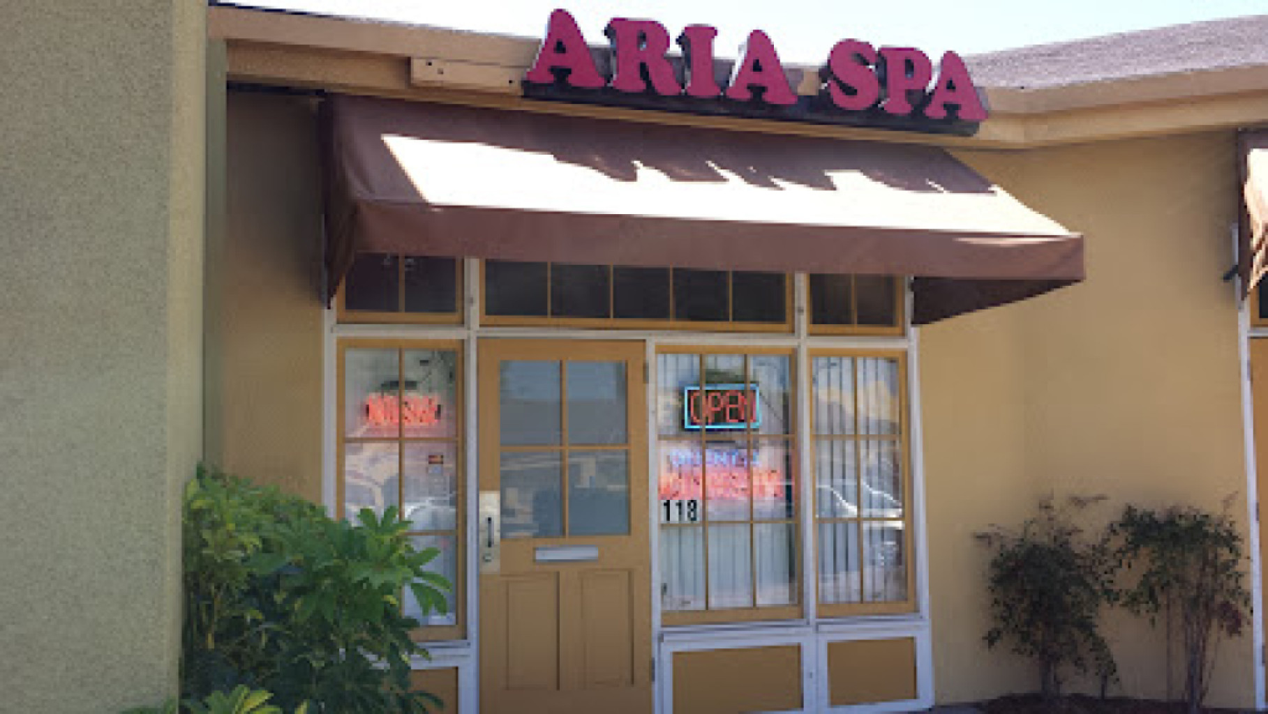 V Spa Massage photo 1