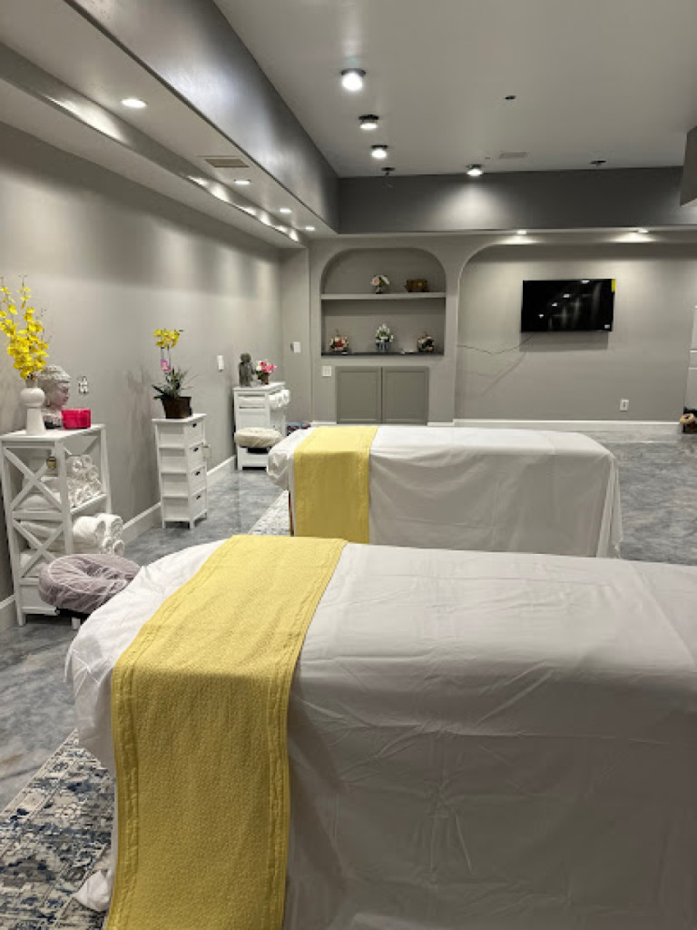 Tropical Island Massage photo 1
