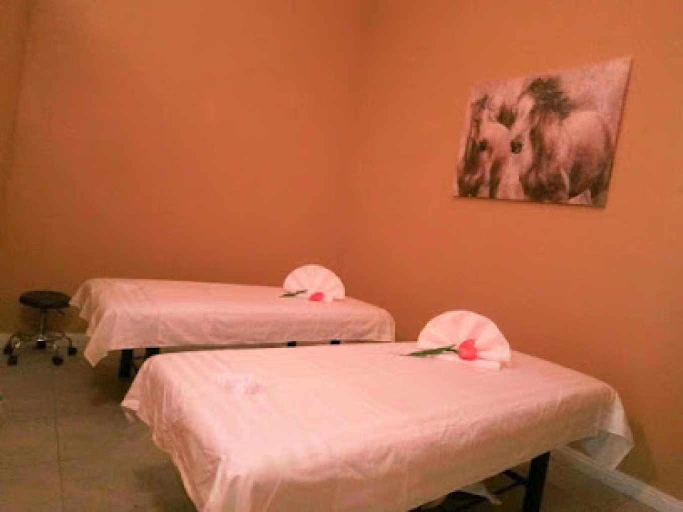 Heavenly World Foot Spa photo 1