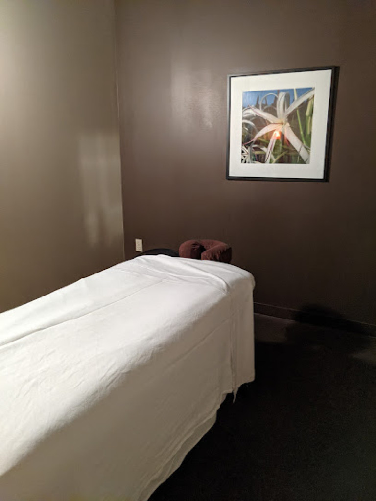 Roosevelt Massage photo 1