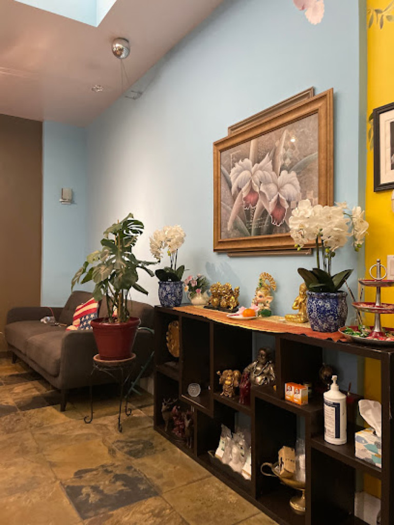 R J Sunshine Massage SPA photo 1