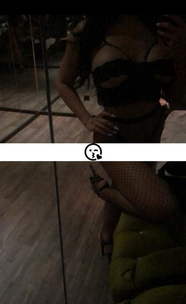 Pamela Party girl photo 1