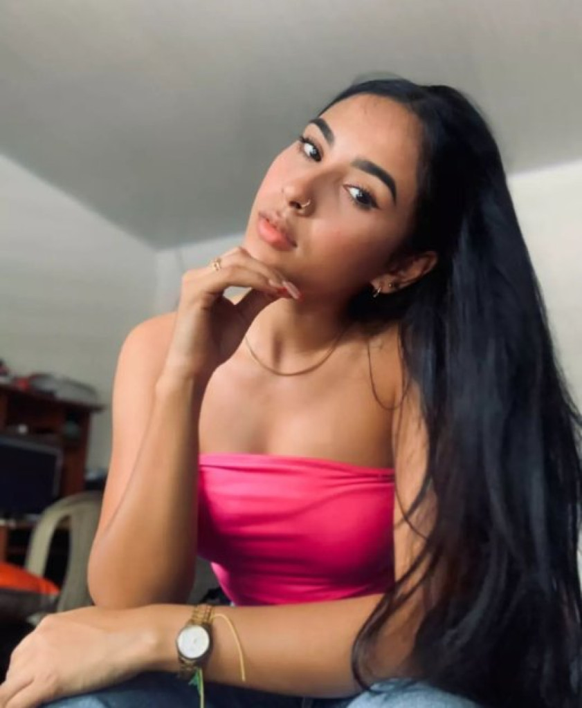 Mia photo 1
