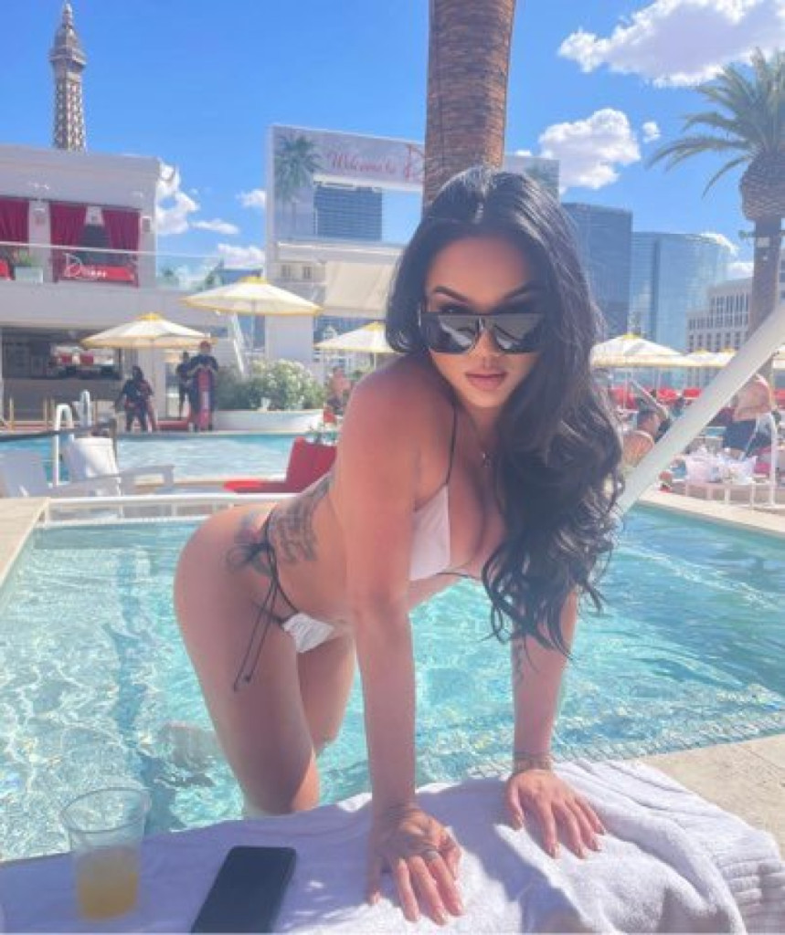 Lovely Leilani photo 1