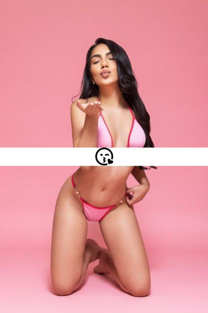 Mia photo 1