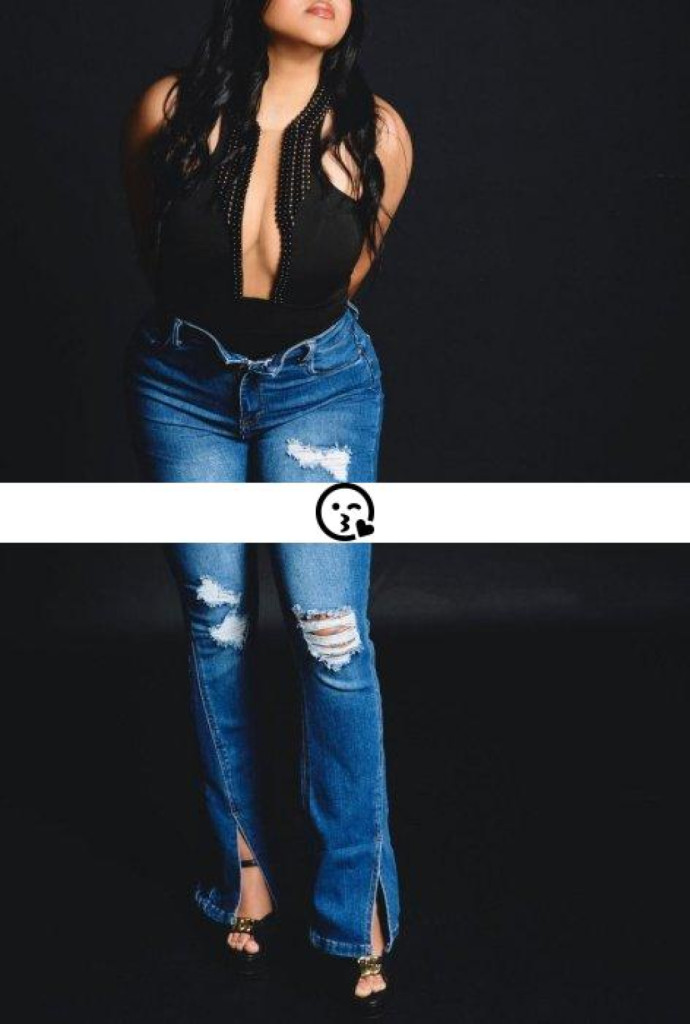 Camila photo 1