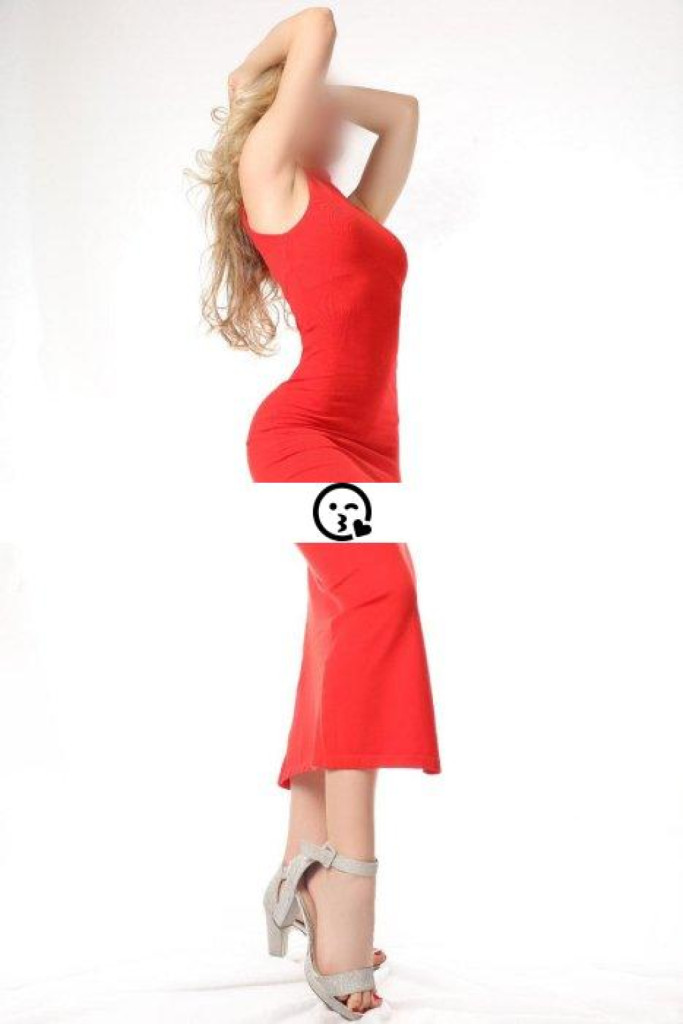 Selena photo 1