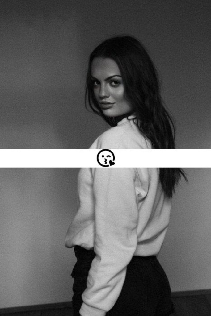 Adriana photo 1