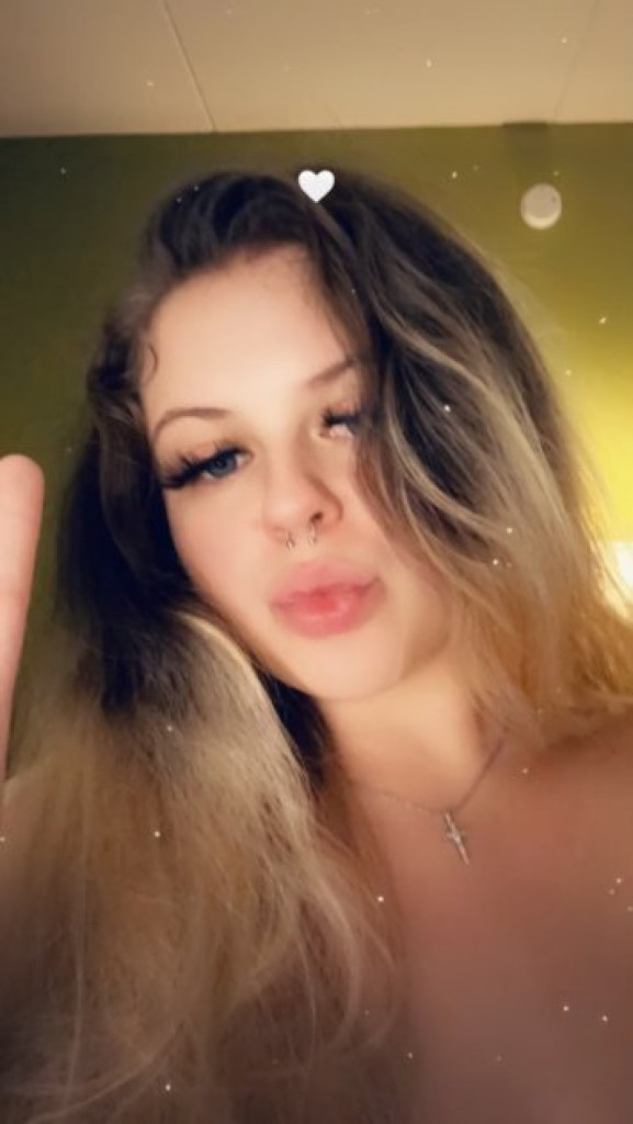 Natalie photo 1