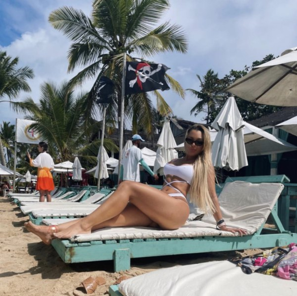 Luxury Brazilian Model photo 1