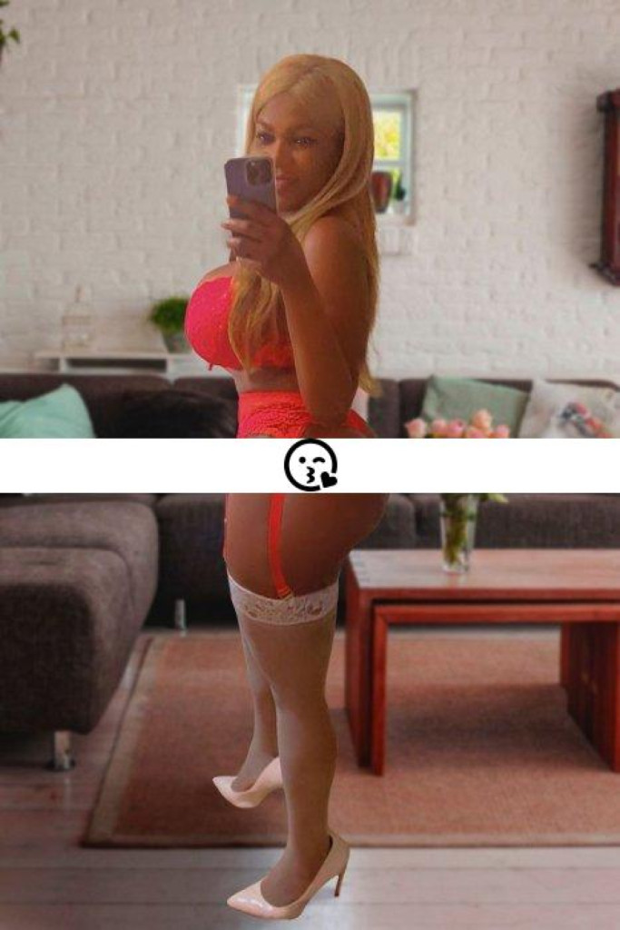 Nicole photo 1