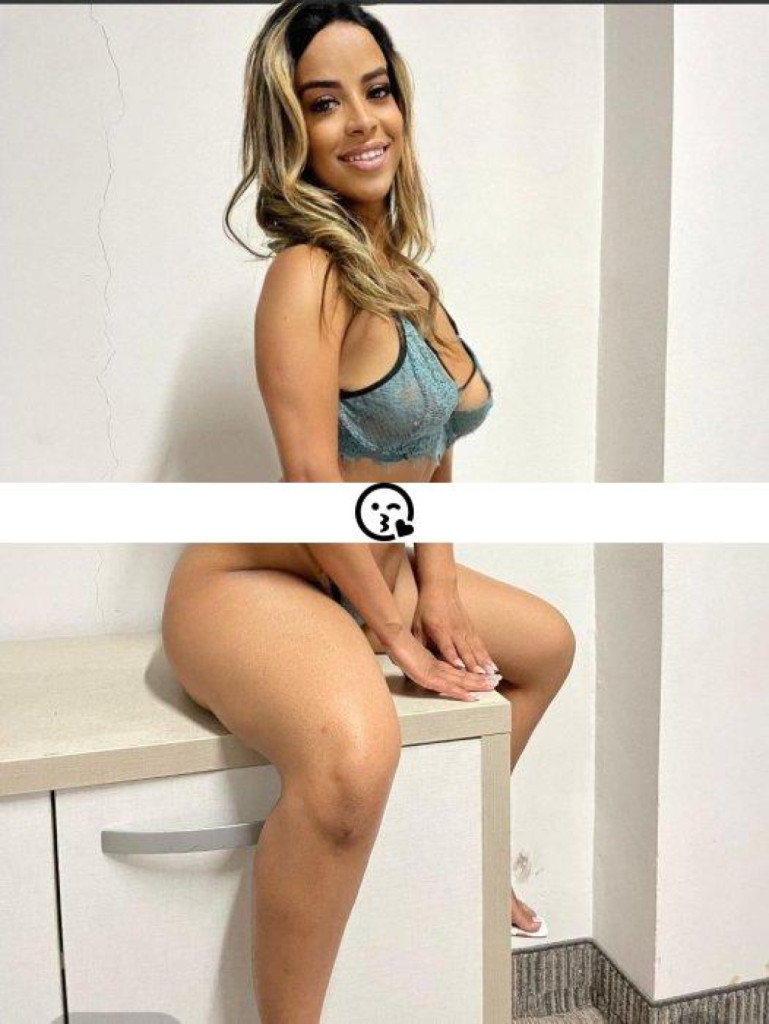 Lana Andrade photo 1