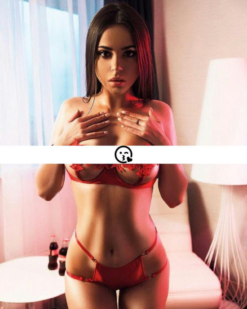 Elena photo 1