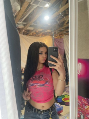 Leah 💕💞 listing photo