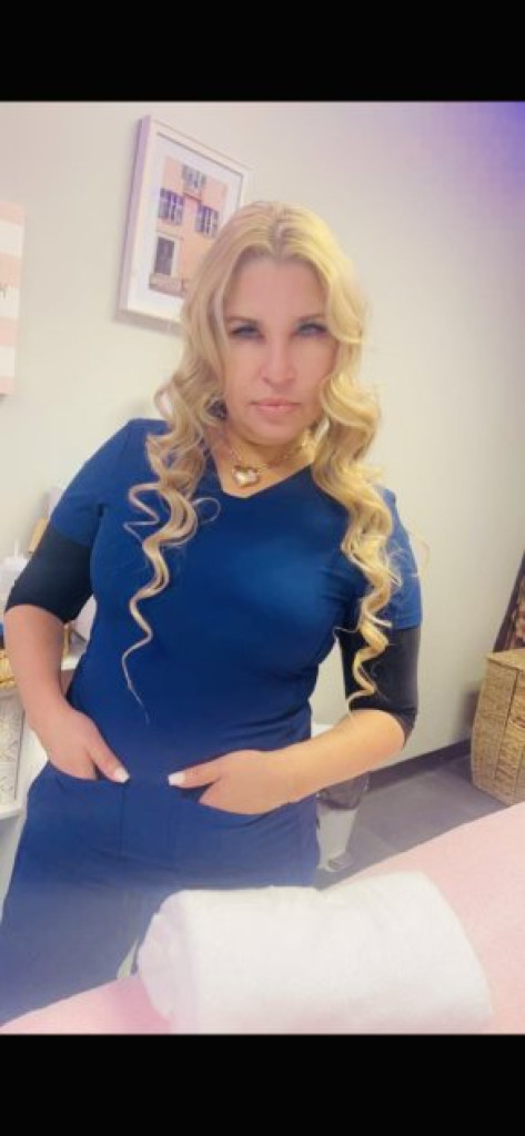 Melania photo 1