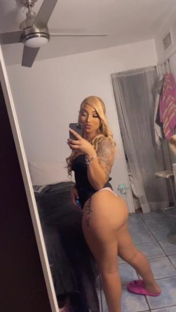 LaLa photo 1