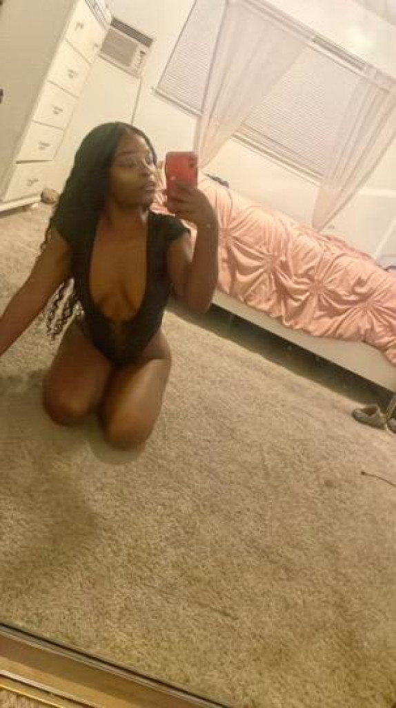 Naomi photo 1