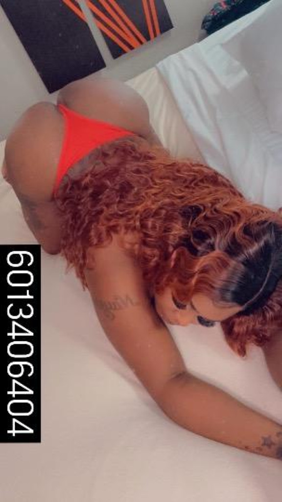 New upscale Ebonee blowjob Queen photo 1