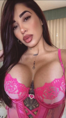 Anaiss apretadita jugosa🥵👅💦❤️‍🔥