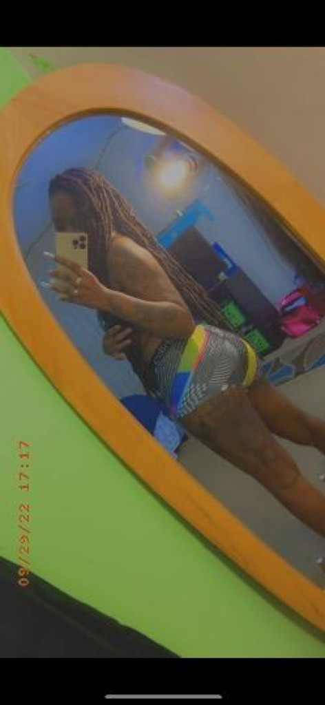 Honeyy photo 1
