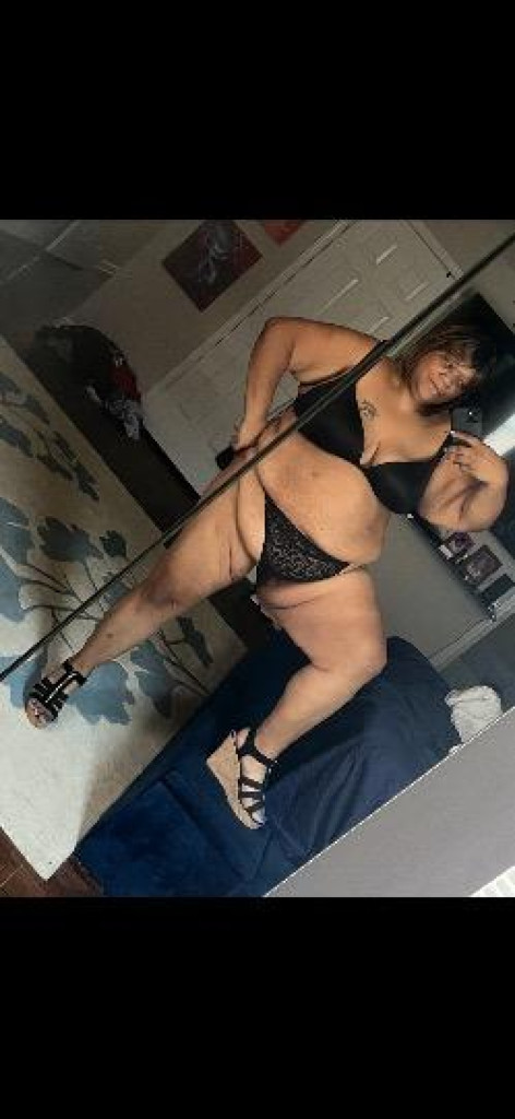 DeepThroatDiva photo 1